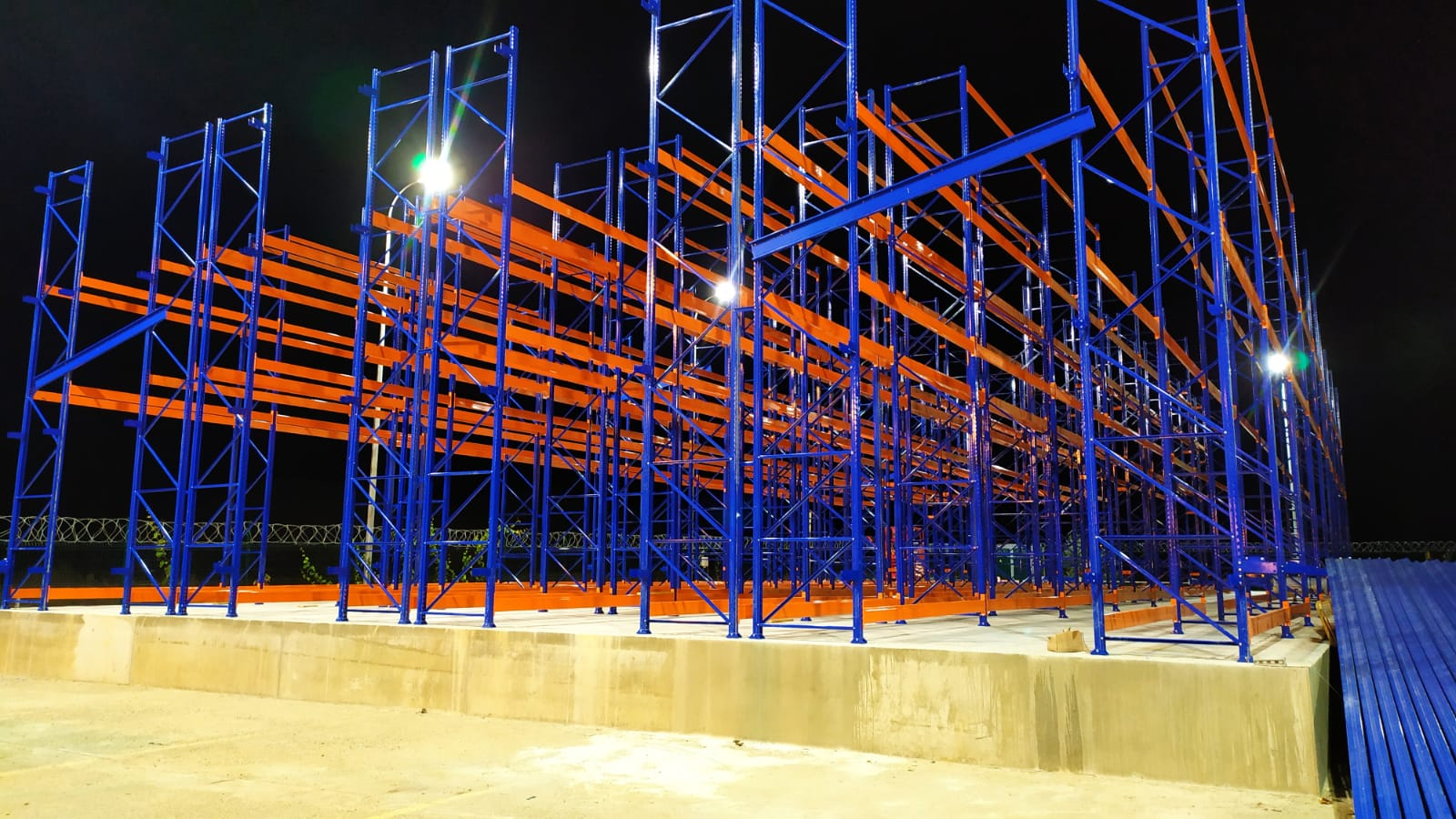 Сборка и установка снс склада на фронтальных стеллажах