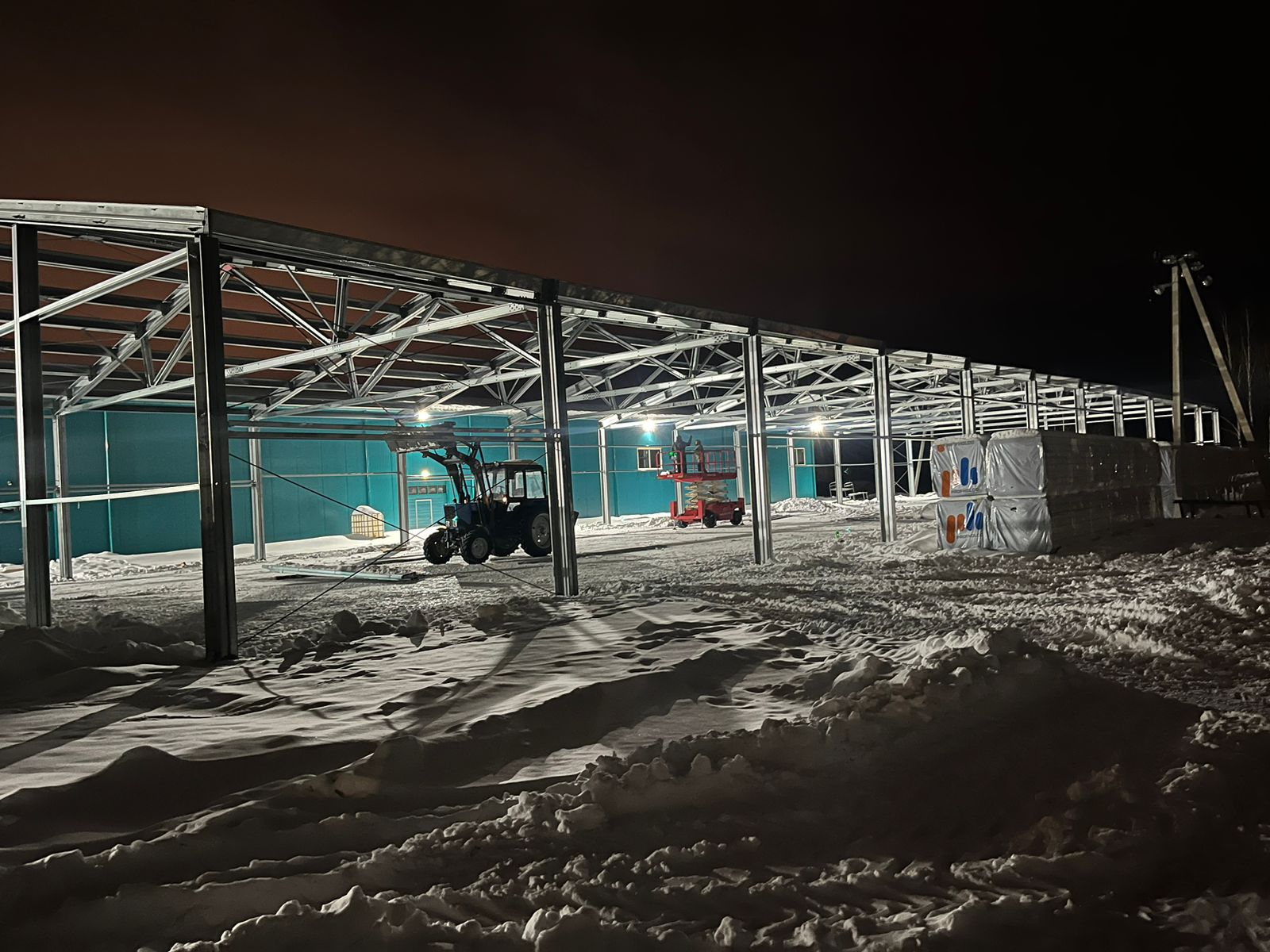 Монтаж каркаса самонесущего склада из ЛСТК