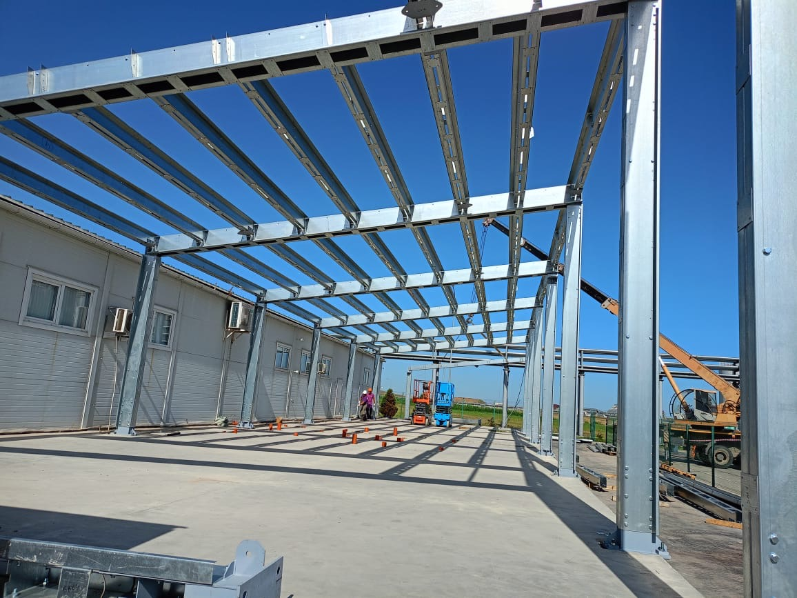 Монтаж ангара на базе ЛСТК