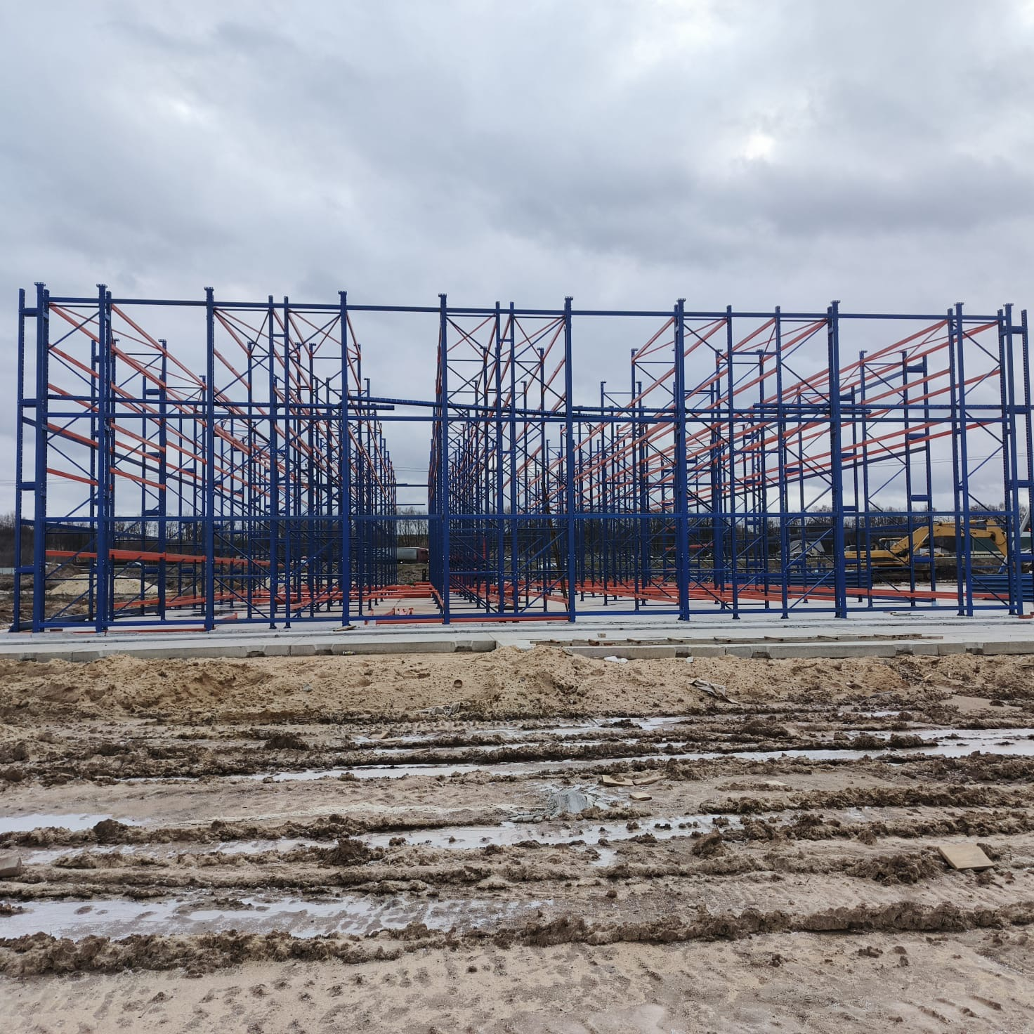 Сборка самонесущего склада в Московской области