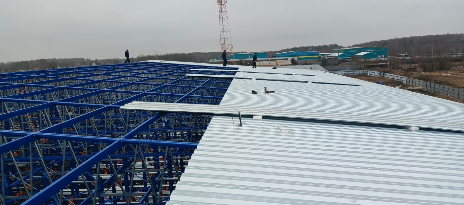 Устройство наборной кровли на снс склад