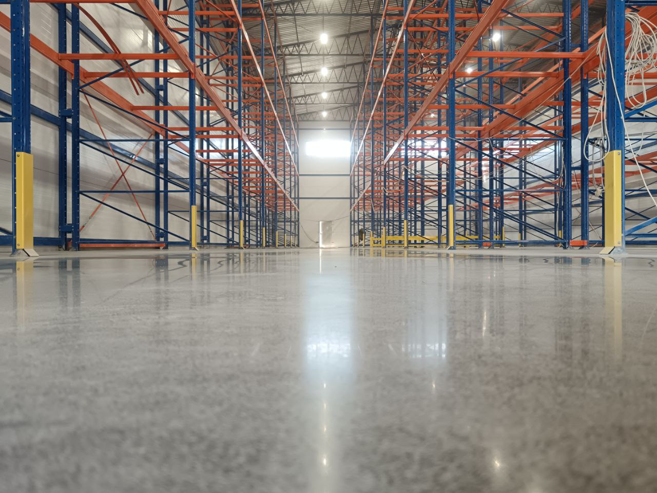 Устройство внутреннего пространства самонесущего склада.