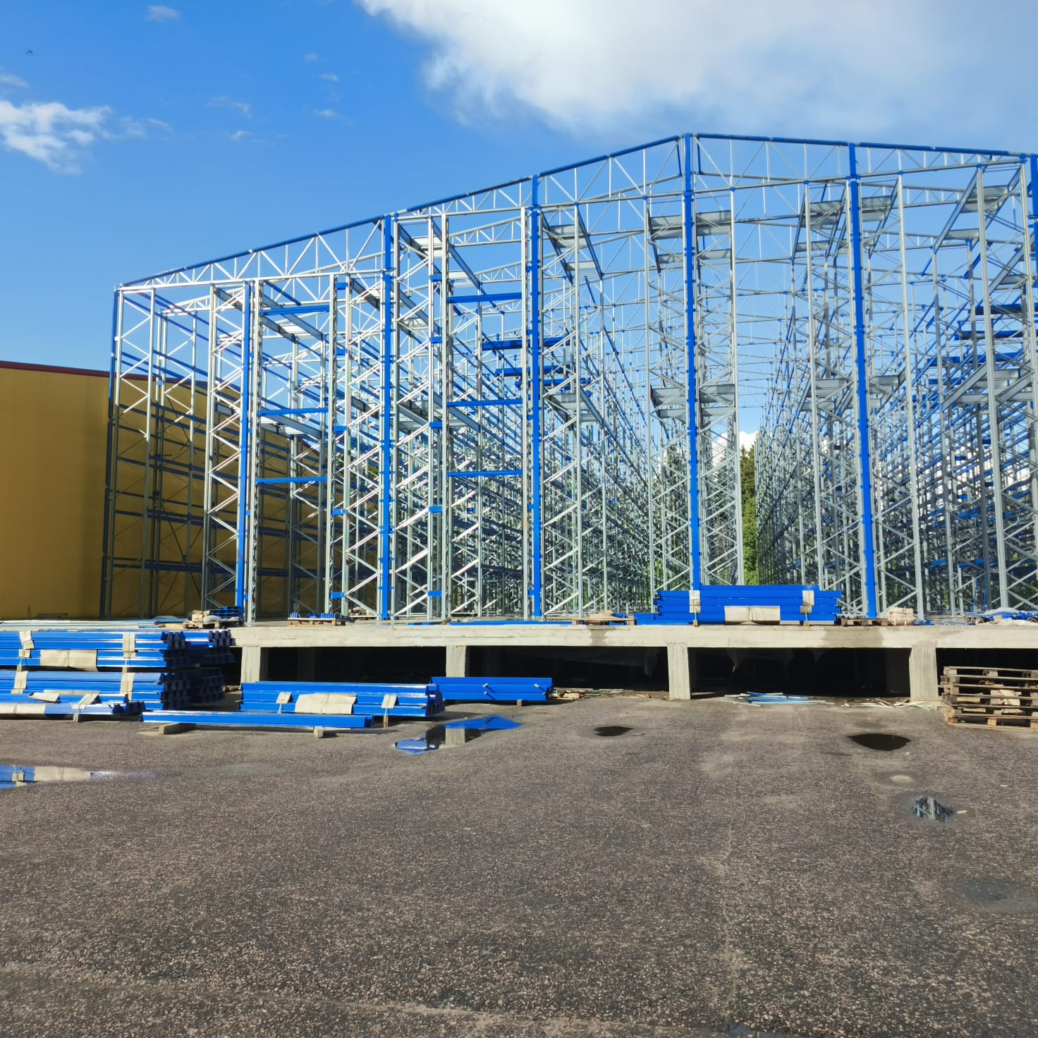 Каркас быстровозводимого здания, строительство