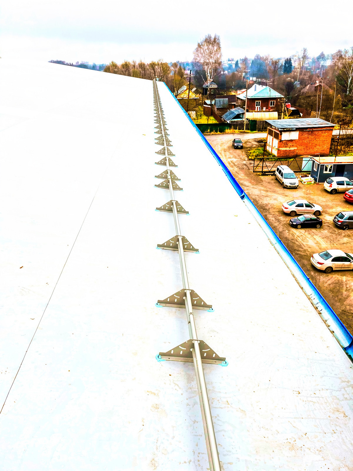 Монтаж системы снегозадержания